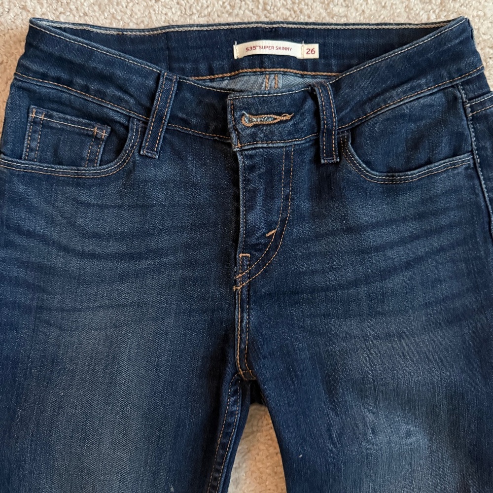 Women’s Levi’s 535 Super Skinny Jeans (size 4)